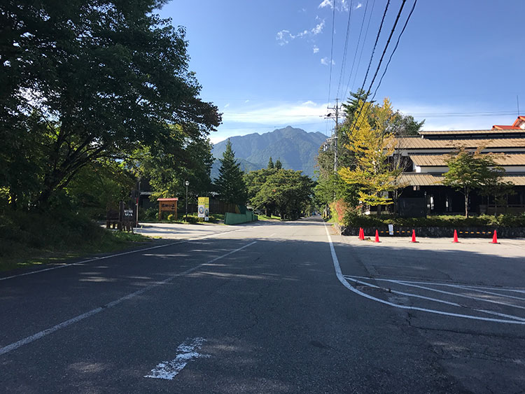 大町温泉郷バス停近辺